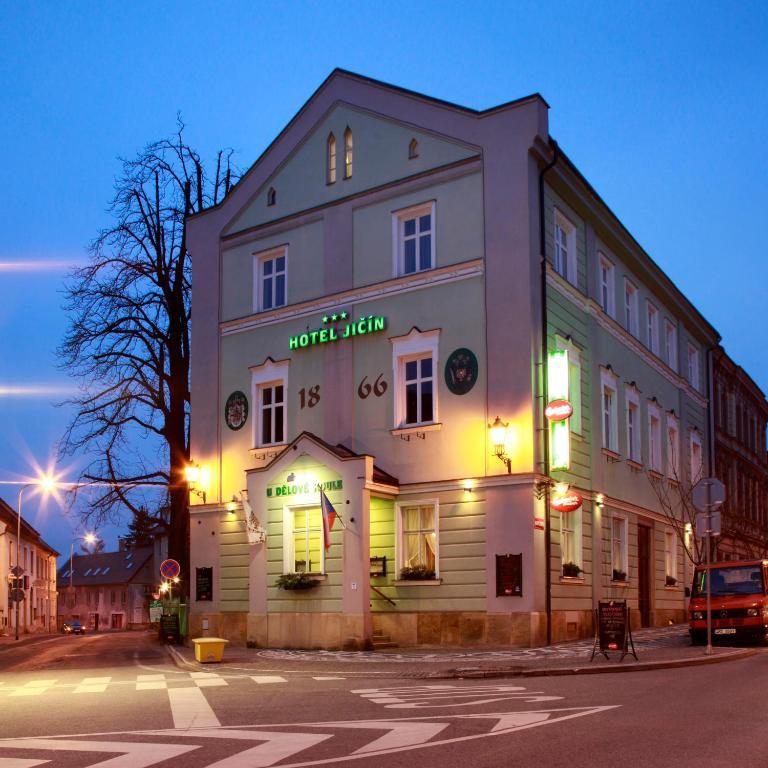 Hotel Jicin Garni Værelse billede