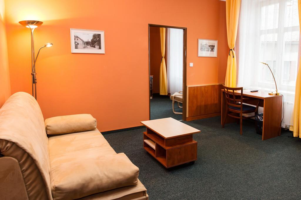 Hotel Jicin Garni Eksteriør billede